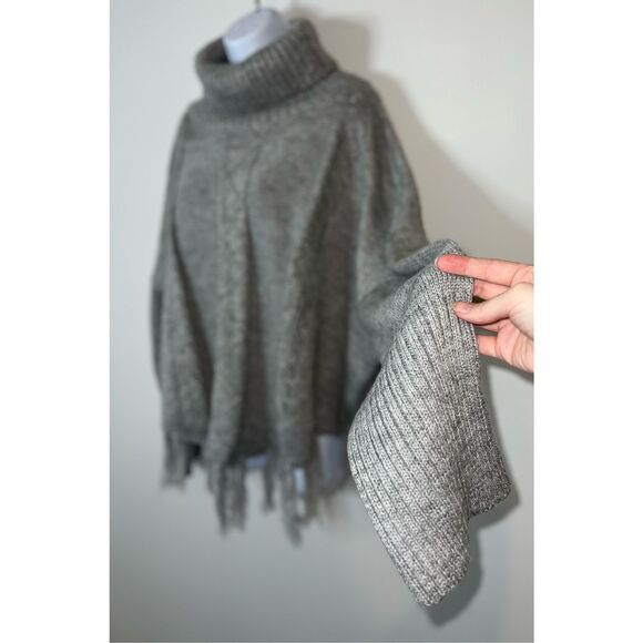 Womens Oversized Turtleneck Poncho Sweater SMALL - Picture 8 of 9